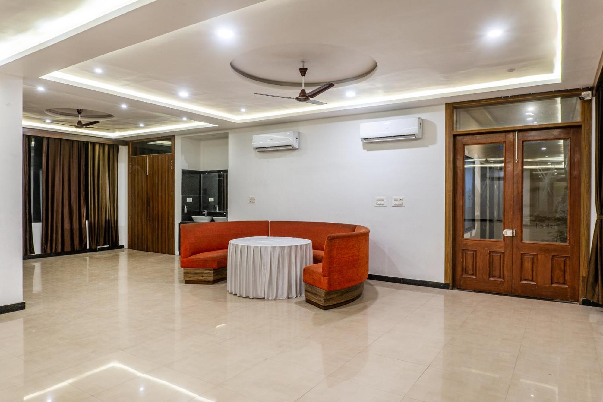 Treebo Spirit Residency Hotel Удайпур Екстериор снимка
