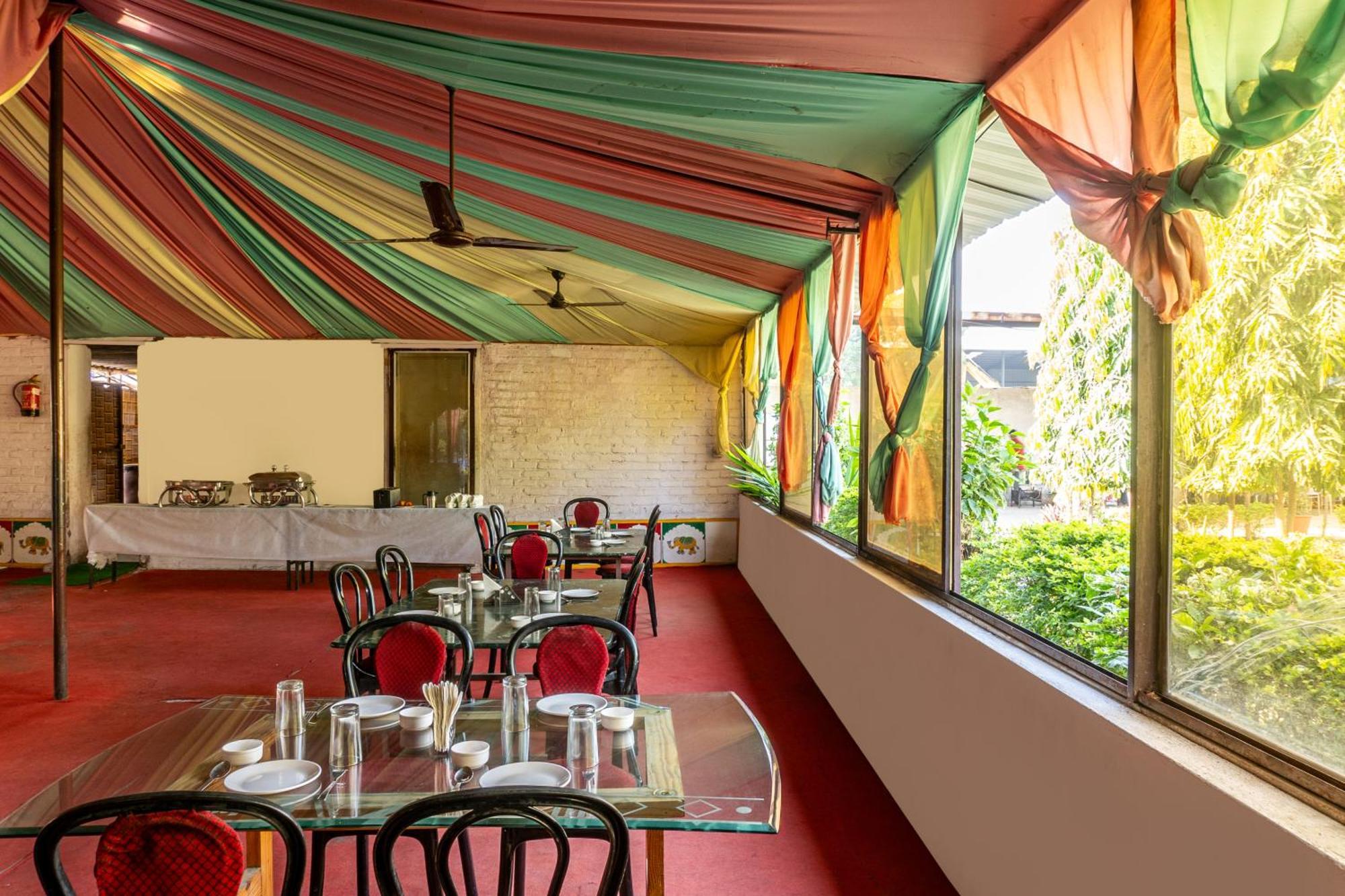 Treebo Spirit Residency Hotel Удайпур Екстериор снимка